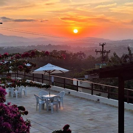 Flat Condominio Topo Da Montanha 508 Cha Grande Экстерьер фото